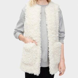 UGG Faux Fur vest 💫